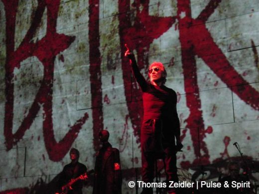 Roger Waters 3.11.2010 East Rutherford Izod Center