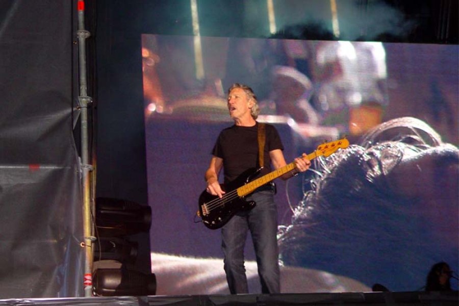 Roger Waters 9.5.2008 Artafe Football Ground